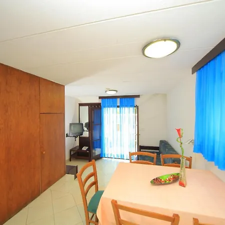 Parco vacanze Kanegra Plava Laguna 2*