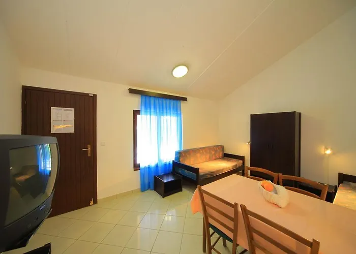 Kanegra Plava Laguna Parco vacanze 2*