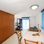 Kanegra Plava Laguna Üdülőpark 2*