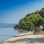 Kanegra Plava Laguna Üdülőpark 2*